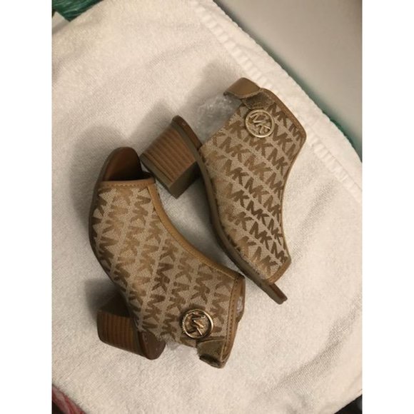 Michael Kors Other - !SOLD! Girls Michael Kors Heels Size 11 child